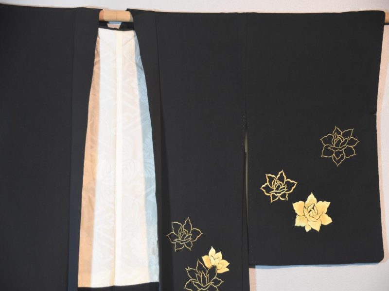 Buttery Silk Embroidered Roses Vintage Haori - Image 4