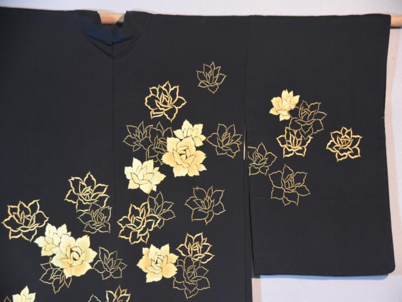 Buttery Silk Embroidered Roses Vintage Haori - Image 5