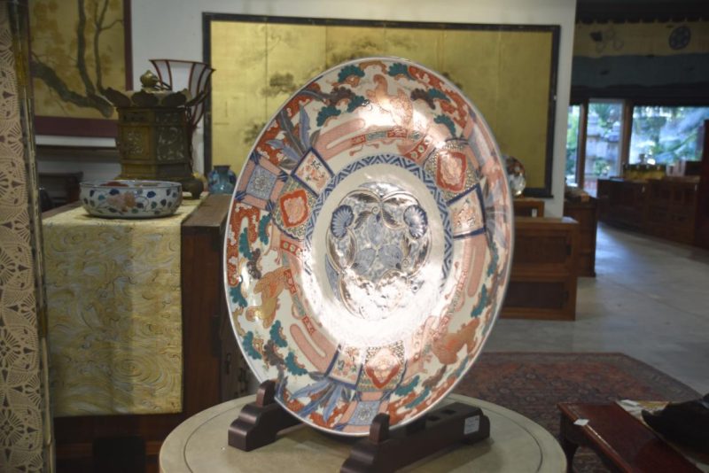Large Coloured Imari Charger (Plate) Width:545mm - Image 6