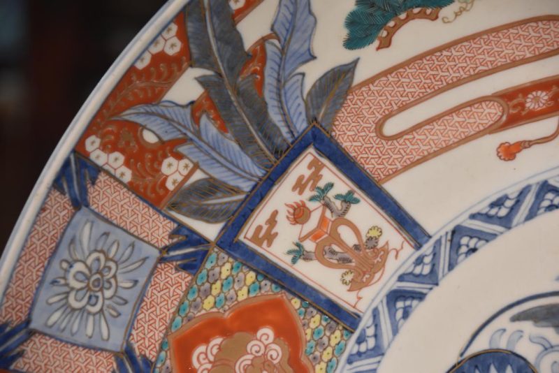 Large Coloured Imari Charger (Plate) Width:545mm - Image 3