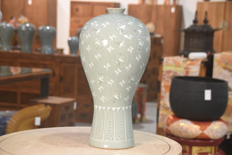 Korean Celadon Vase Height:425mm - Image 2