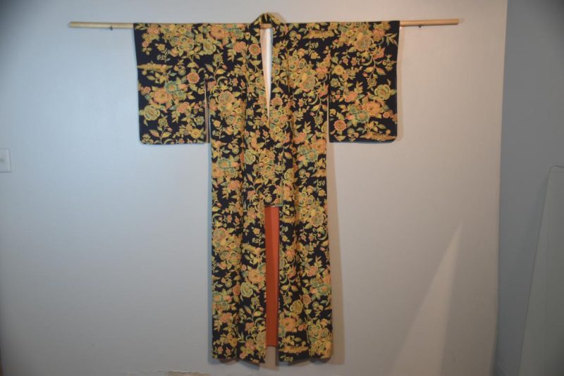 Vintage Silk Deep Blue and Floral Kimono - Image 4