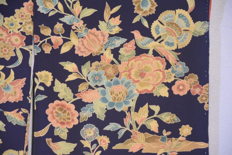 Vintage Silk Deep Blue and Floral Kimono - Image 2