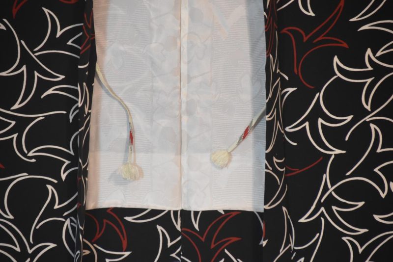 Black with Leaf Designs Vintage Silk Haori - Image 6