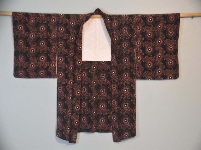 Japanese Vintage Pale Pink and Black Silk Haori - Image 3