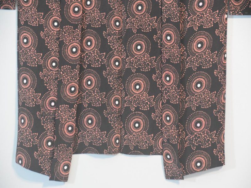 Japanese Vintage Pale Pink and Black Silk Haori - Image 8