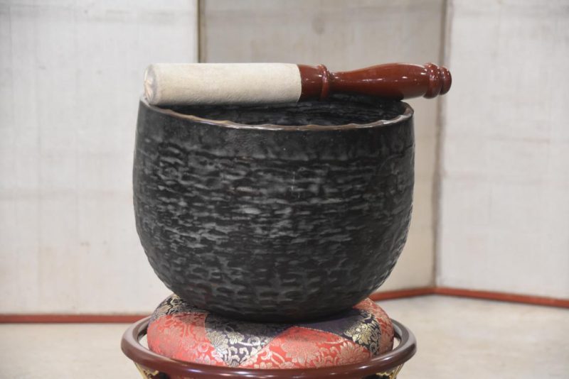 Japanese Buddhist Rin Bell, Stricker and Stand Height:620mm - Image 11