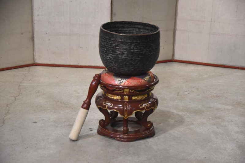 Japanese Buddhist Rin Bell, Stricker and Stand Height:620mm - Image 4