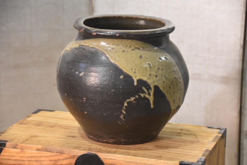 Antique Iron Glaze Tsubo Urn Height:310mm