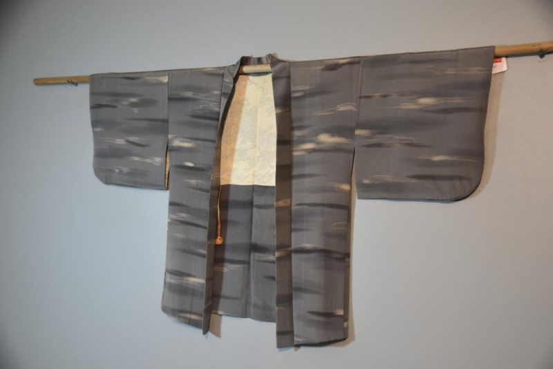Japanese Vintage Grey and Black Silk Haori - Image 5