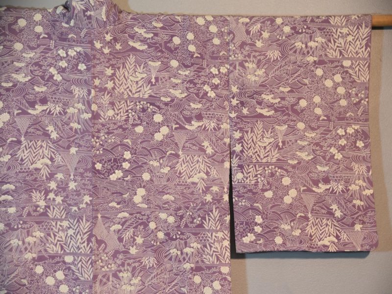Mauve and White Vintage Silk Kimono - Image 5
