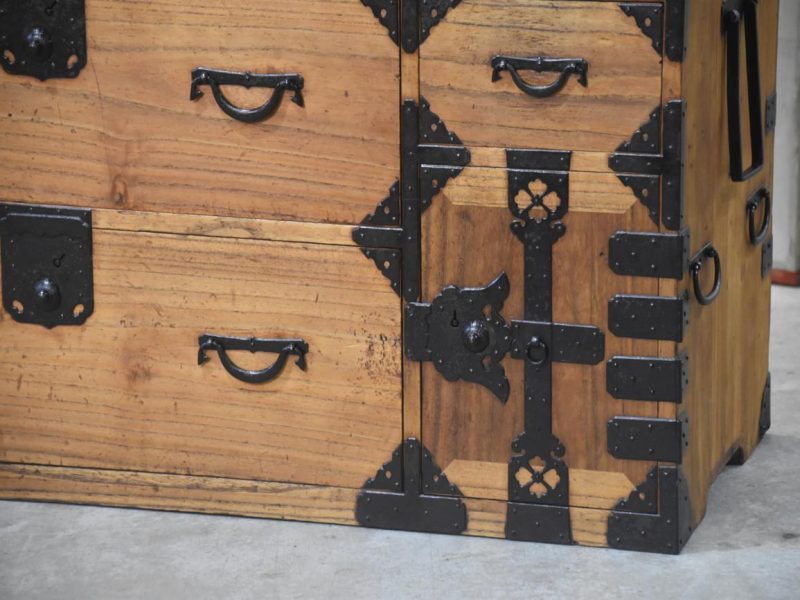 Isho Dansu Antique Japanese Clothing Chest (2 Sections) Width:1060mm - Image 2