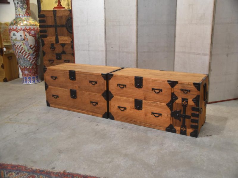 Isho Dansu Antique Japanese Clothing Chest (2 Sections) Width:1060mm - Image 4