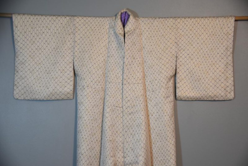 Purple and White Vintage Silk Damask Kimono - Image 5