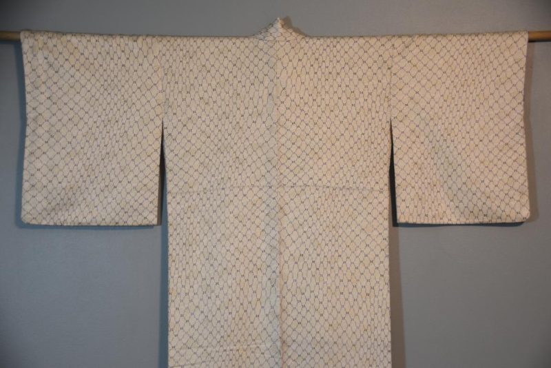 Purple and White Vintage Silk Damask Kimono - Image 7