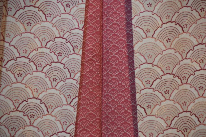 Pink and White Vintage Silk Damask Kimono - Image 3