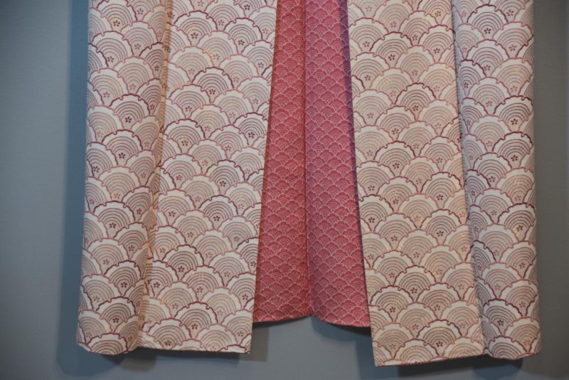 Pink and White Vintage Silk Damask Kimono - Image 10