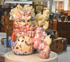 Large Kutani Pottery Shishi Buddhist Lion Dog Height:580mm