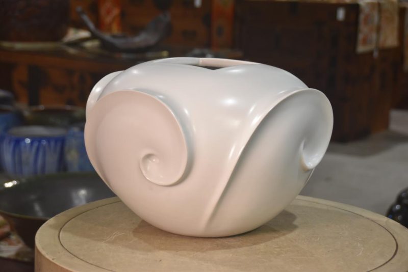 Japanese Studio Pottery Vase by Hasegawa Isamu Width:400mm