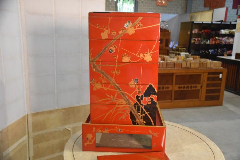 Maki-E Jubako Lacquer Box  Height:510mm - Image 5