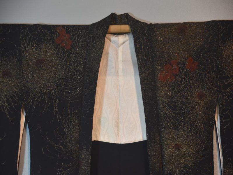 Silk Haori Jacket with Lacquered Metallic Thread - Image 4