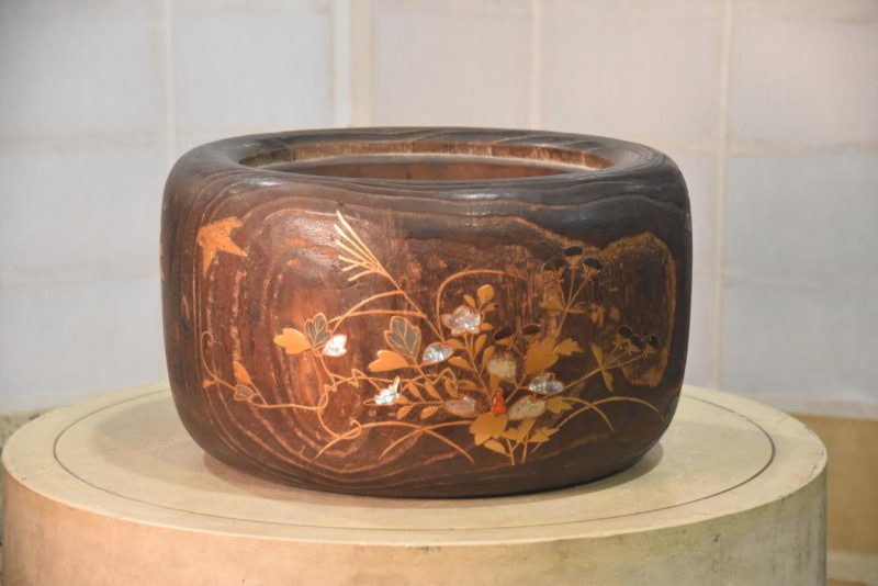 Maki-E Hibachi Urn Width:380mm