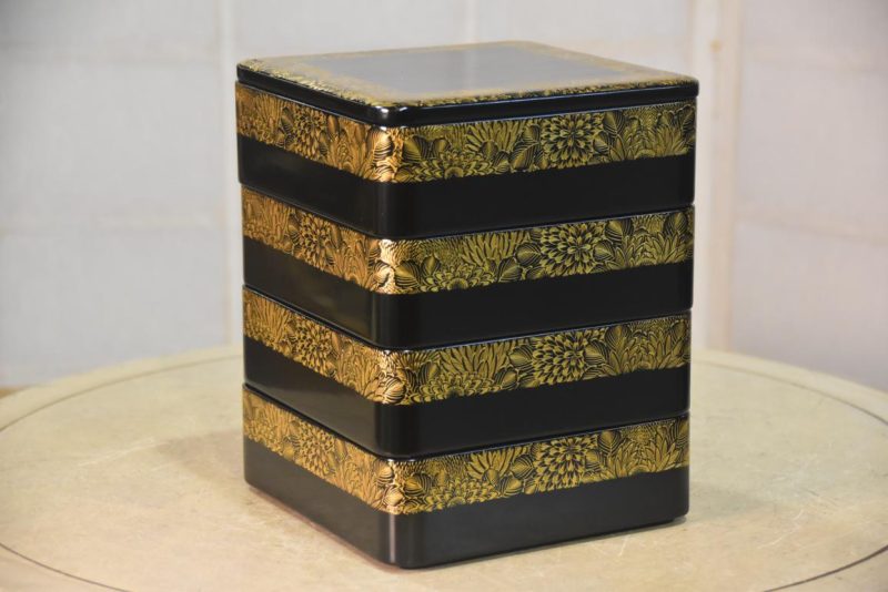Jubako Lacquer Box with Gold Detail  Height:230mm - Image 3