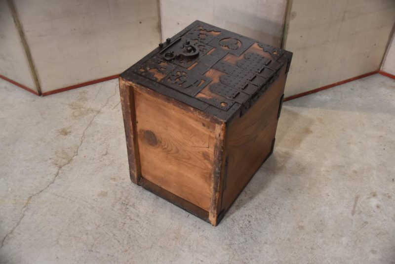 Japanese Edo Period Elm Funa Dansu Ship's Chest Width:390mm - Image 12