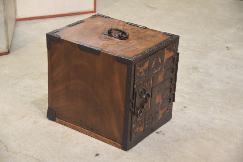 Japanese Edo Period Elm Funa Dansu Ship's Chest Width:390mm - Image 8