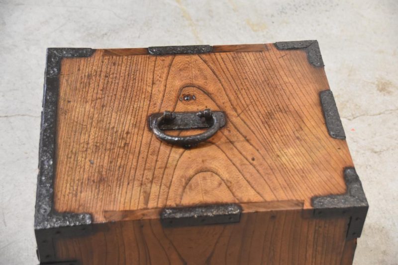 Japanese Edo Period Elm Funa Dansu Ship's Chest Width:390mm - Image 6