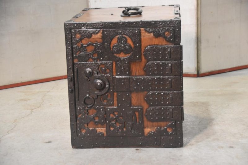 Japanese Edo Period Elm Funa Dansu Ship's Chest Width:390mm - Image 4