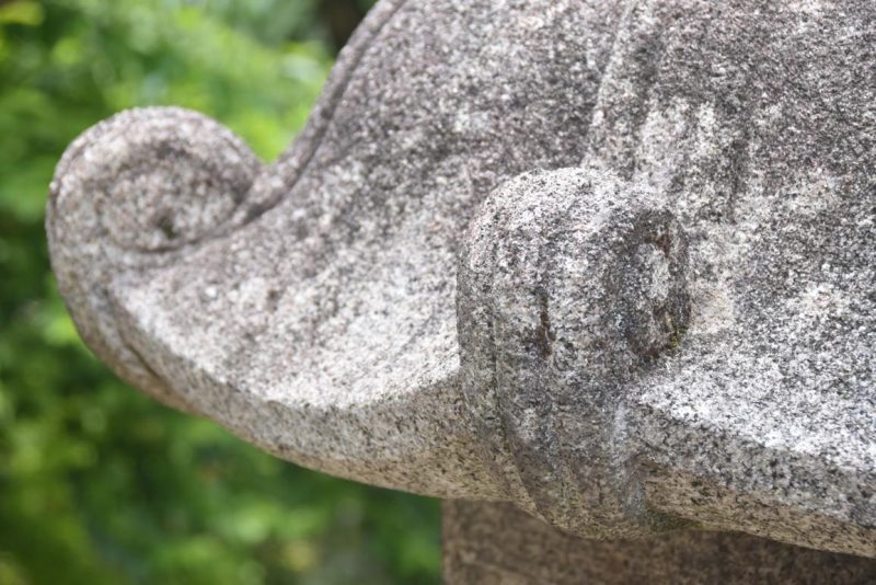 Antique Granite Garden Lantern Height:1800mm - Image 2