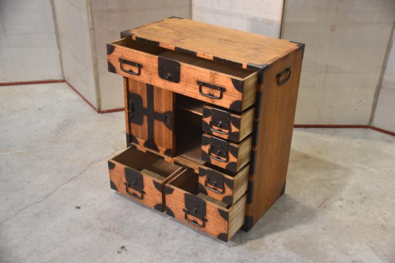 Meiji Period Tokyo Region Merchant Chest Width:680mm - Image 9