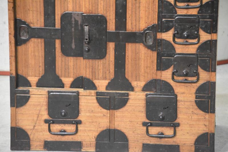 Meiji Period Tokyo Region Merchant Chest Width:680mm - Image 5