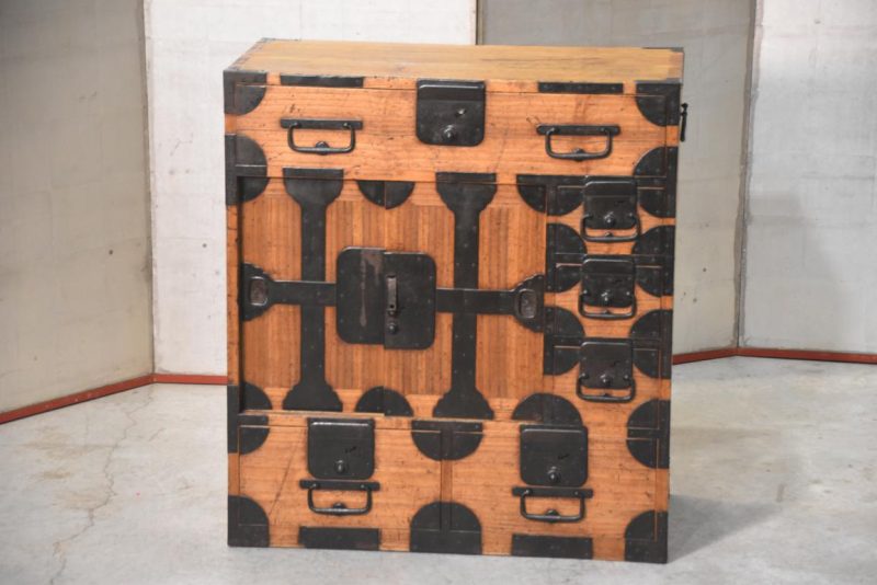 Meiji Period Tokyo Region Merchant Chest Width:680mm - Image 4