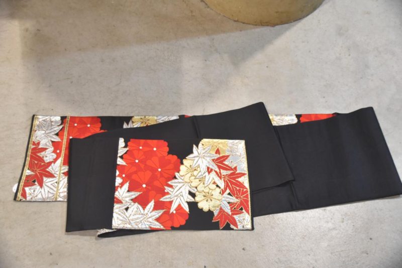 Vintage Obi Sash /Table Runner Gold and Red Length:4000mm - Image 6