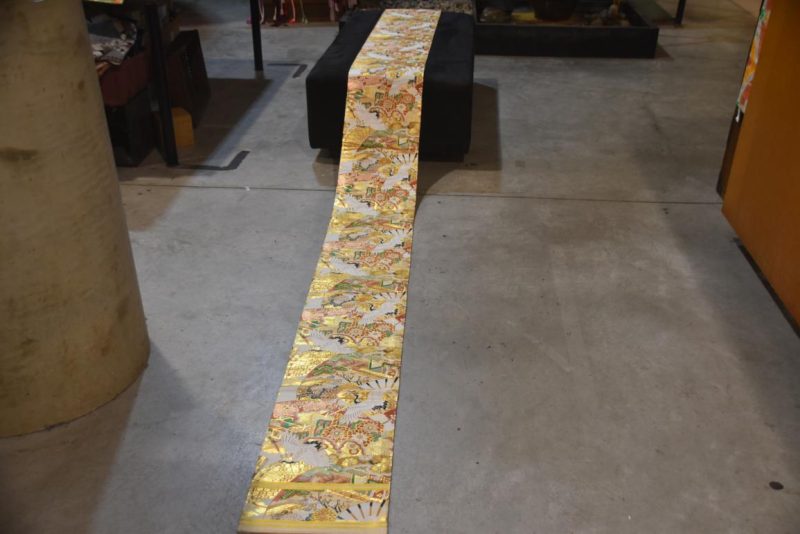 Vintage Obi Sash /Table Runner Gold and Cream Length:4000mm - Image 5