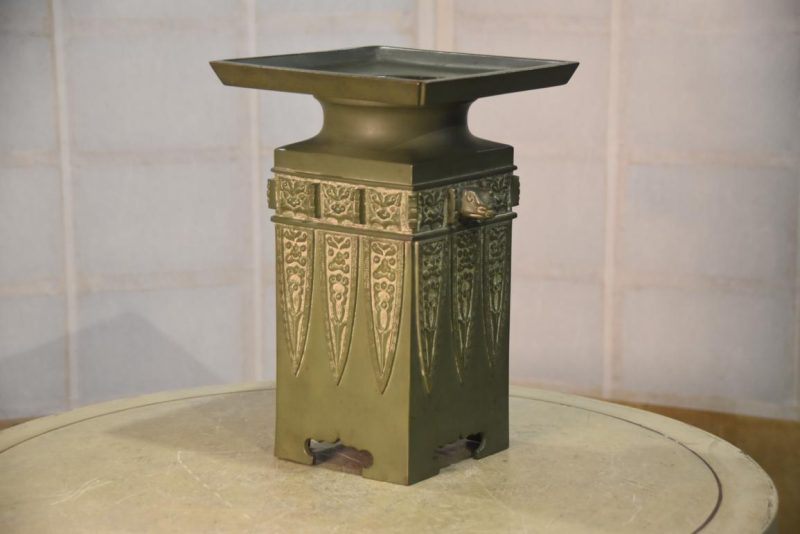 Green Patina Bronze Usubata Ikenobu Vase Width:193mm - Image 4