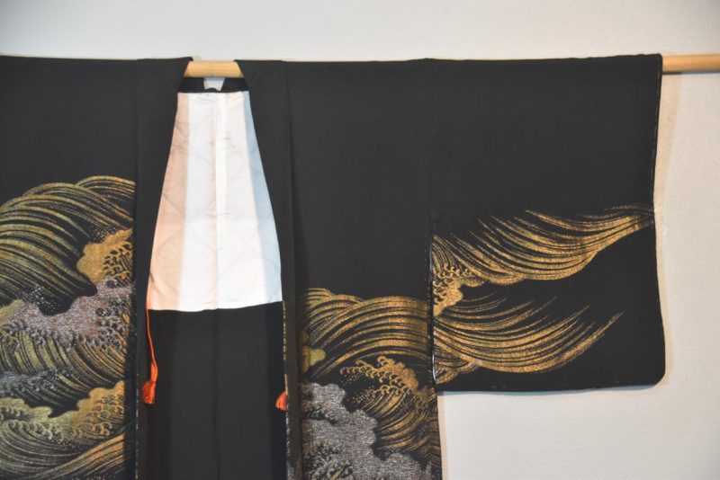 Vintage Japanese Silk Haori Jacket with Waves - Image 4