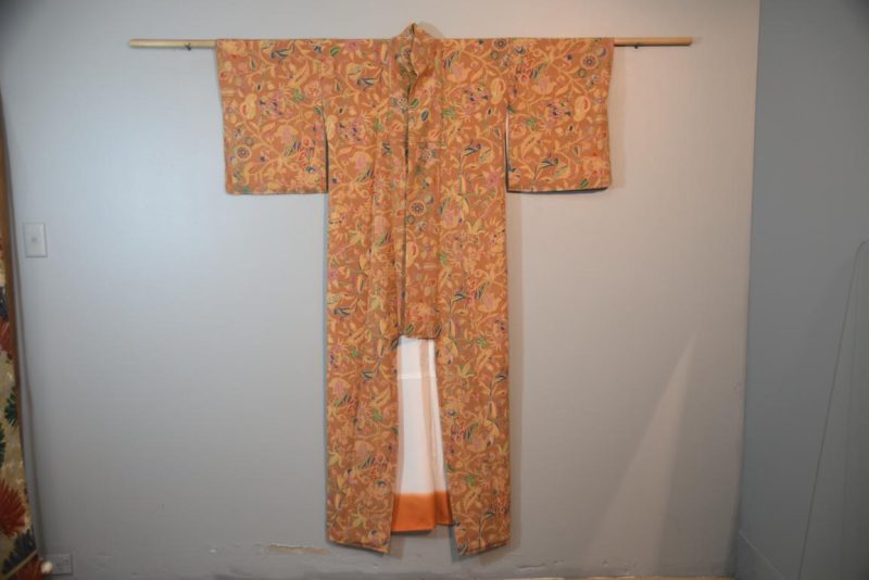 Stylised Flowers on Japanese Silk Crepe Kimono - Image 4