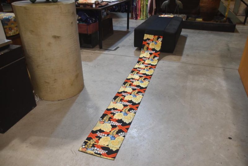 Red and Black Fukuro Vintage Obi Table Runner Length:4000mm - Image 5