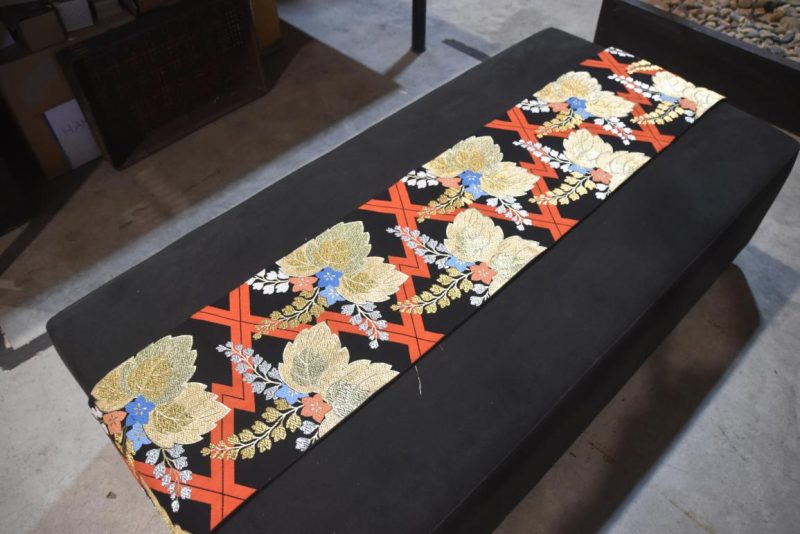 Red and Black Fukuro Vintage Obi Table Runner Length:4000mm - Image 3