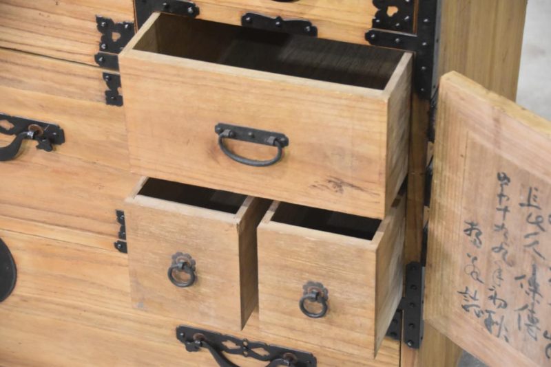 Antique Yonazawa Clothing Chest Tansu Width:1060mm - Image 9