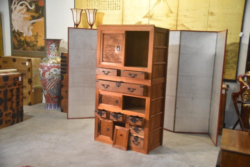 A 2 Section Hikone Region Merchants Chest Width925mm - Image 6