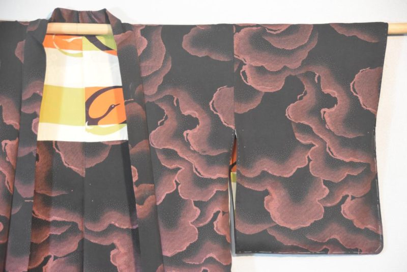 Black with Red Cloud Pattern Japanese Silk Haori Jacket - Image 10