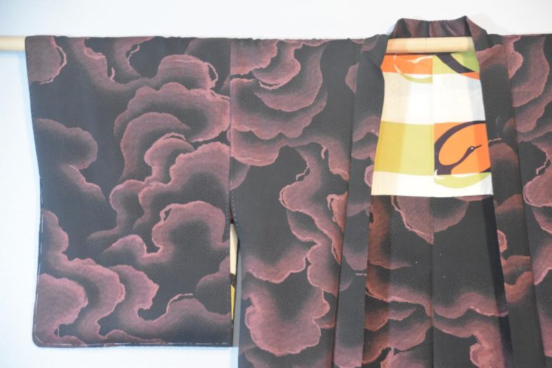 Black with Red Cloud Pattern Japanese Silk Haori Jacket - Image 9