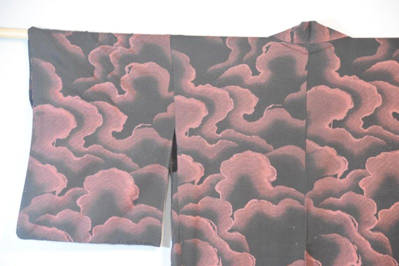 Black with Red Cloud Pattern Japanese Silk Haori Jacket - Image 12