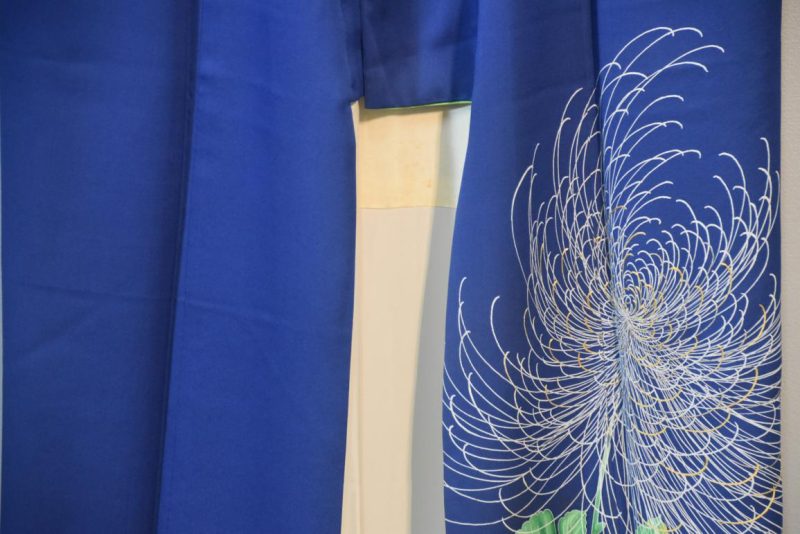 Chrysanthemum Blue Japanese Vintage Silk Kimono - Image 4