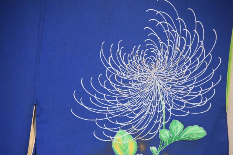 Chrysanthemum Blue Japanese Vintage Silk Kimono - Image 2