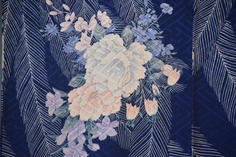 Peacock Feather and Flowers Japanese Vintage Silk Kimono - Image 3